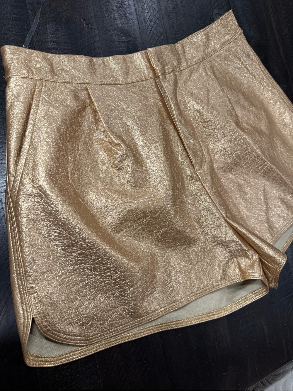 entro Metallic Gold Faux Leather High Waist Dolphin Hem Shorts Size L